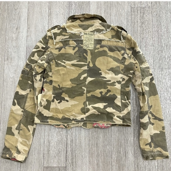 Da-Nang Silk Blend Distressed Camo Military Style Cropped Utility Jacket - Picture 3 of 13